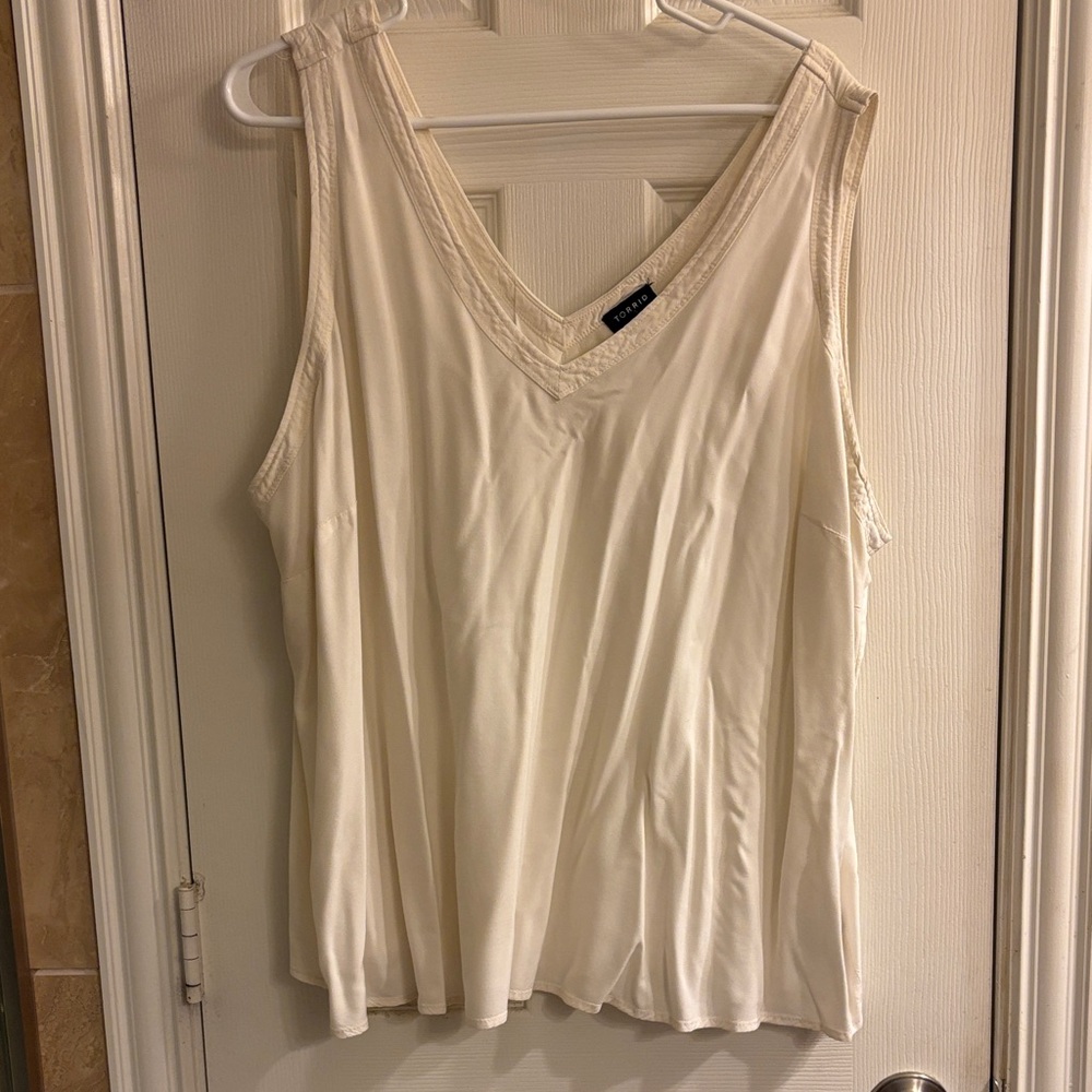 Torrid Cream V-Neck Tank Top